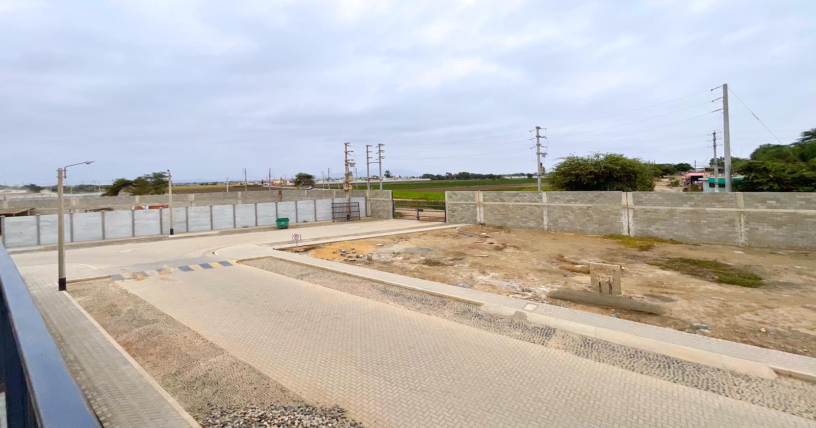 VENTA DE TERRENO EN CONDOMINIO ALGARROBOS COUNTRY CLUB